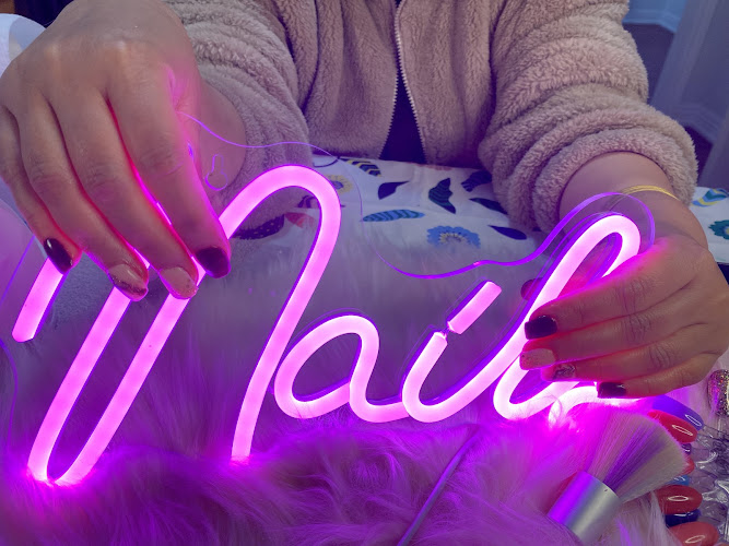 Gloss & Glow Nail Studio