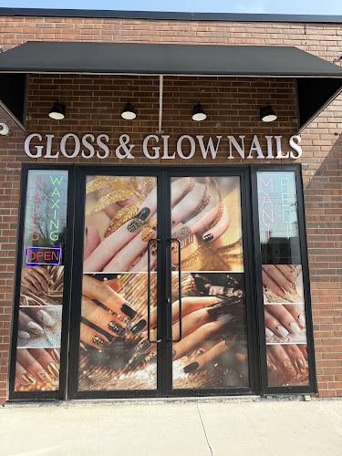 Gloss & Glow Nails