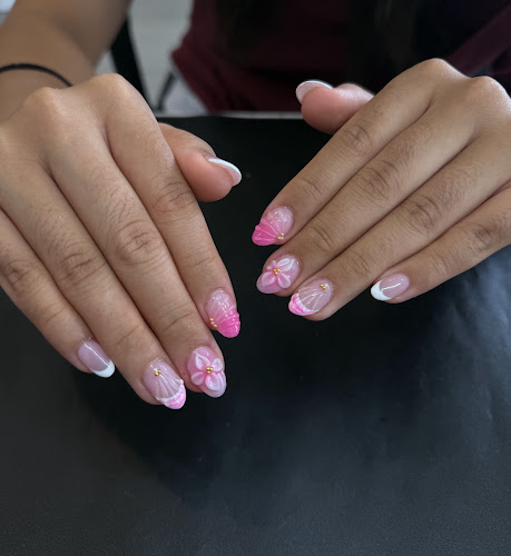 Glow Beauty Nails