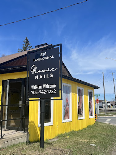 Glowie Nails