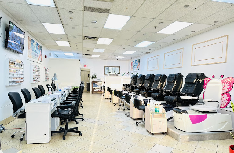 Grand Nails & Spa