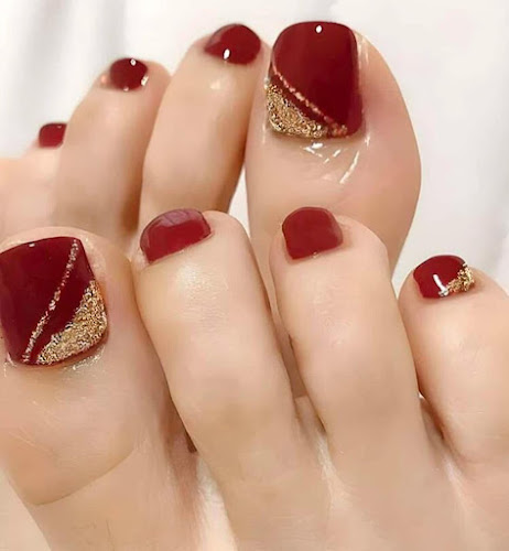 H and T Nails
