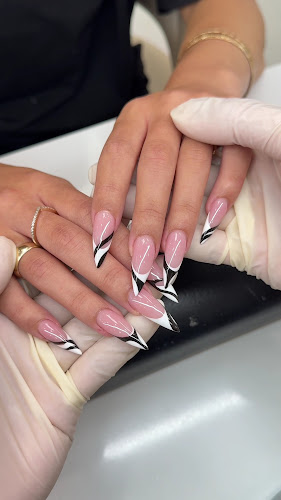 H&L Nails Spa - Whitby