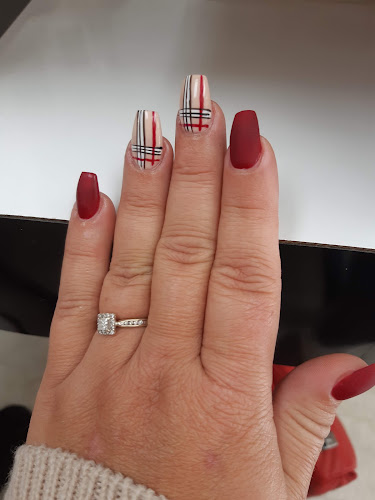 HANDY NAILS ESSEX