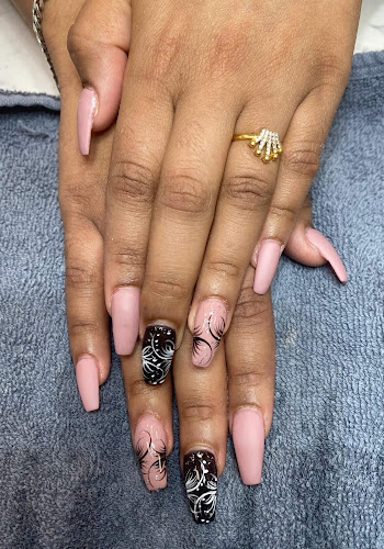 Helen's Nails