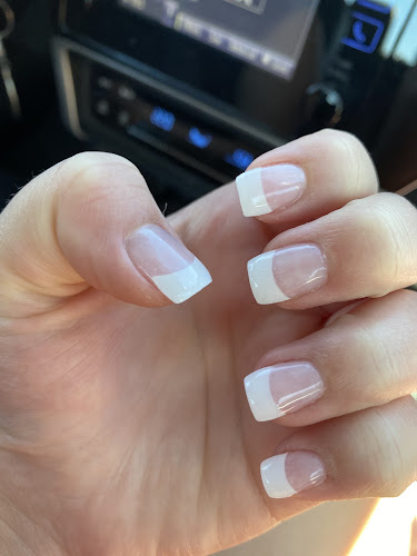 Hollywood Nails