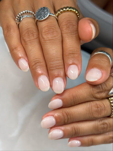 Holy Nails & Spa