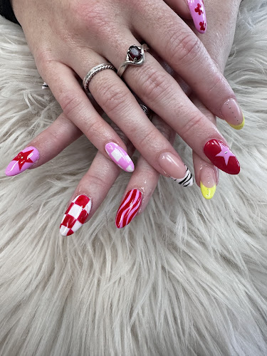 Hot Nails( Huron)