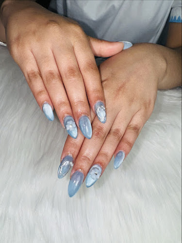 instyle nails