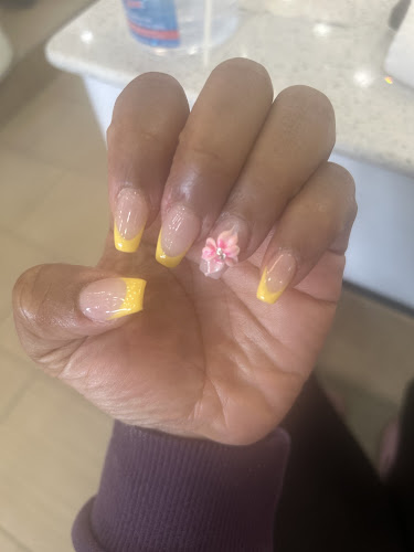 Iris Nails & Spa