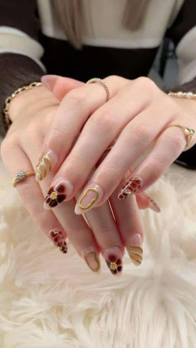 Ivy Nails