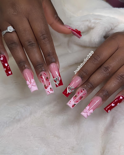 J Nail Studio