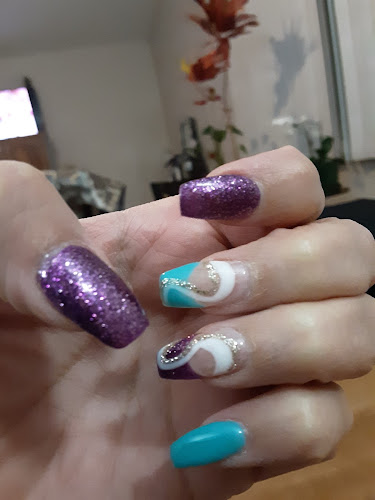 JENN'S PLACE, nail salon in Tecumseh, Ontario