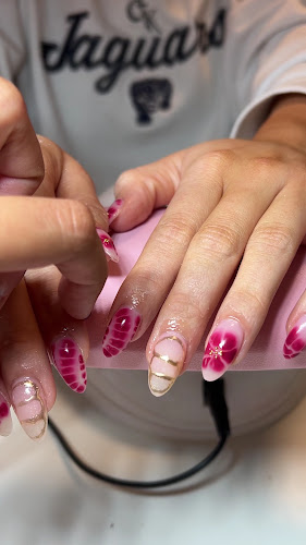 Kaia Beauty Boutique - PMU , Lashes & Nails