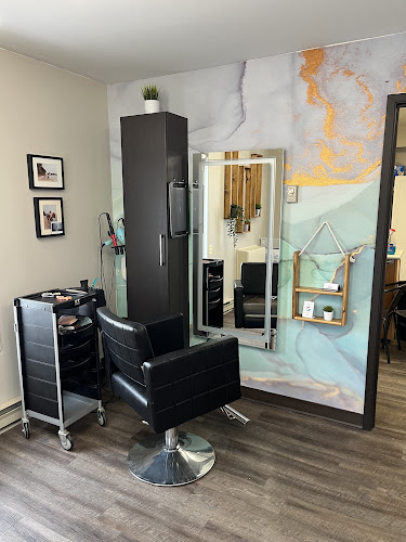 Karli Thomas Salon, nail salon in Dryden, Ontario