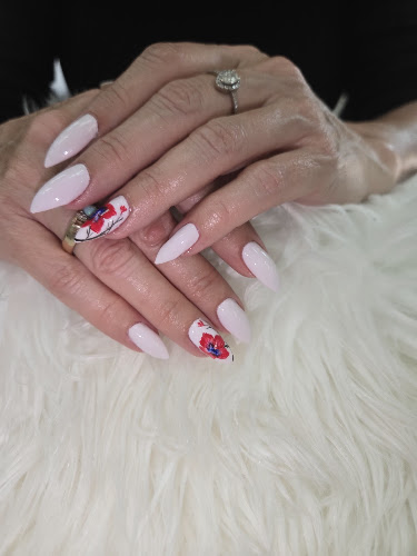 Kelly Belle Nails