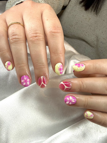 Kiki Nail Studio