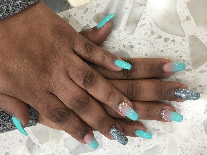 Kim's Attractive Nails