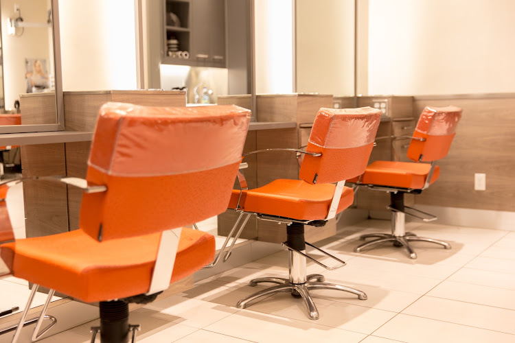 L'Attitudes Salon - Scotia Plaza