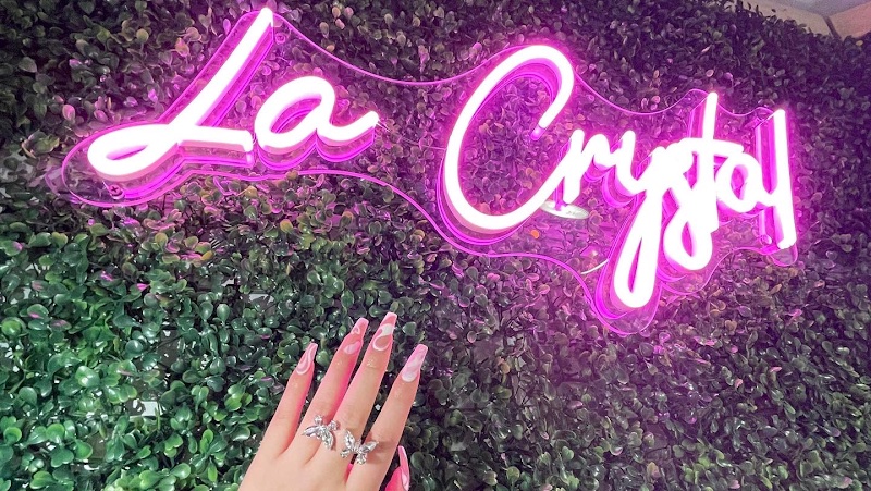La Crystal Nail & Spa