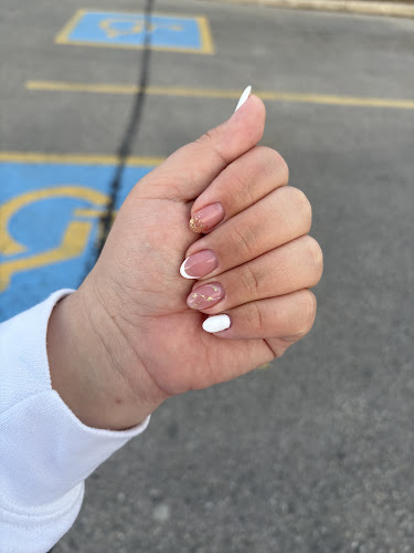 La Luxe Nail Bar
