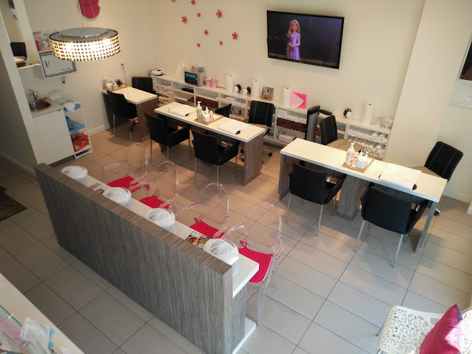 La Mademoiselle Spa & Nails