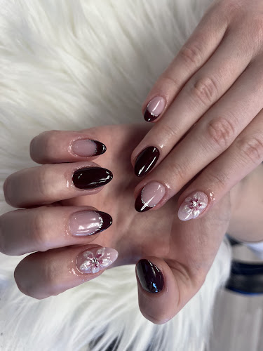 Lana Nails