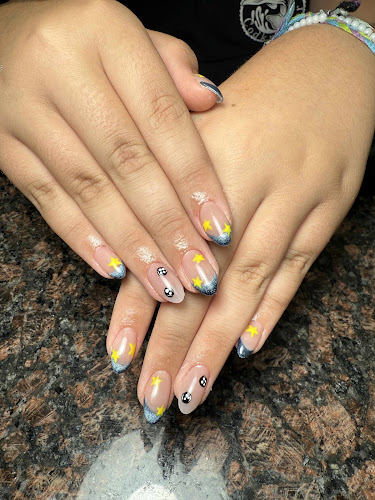 Lavish Nails & Spa