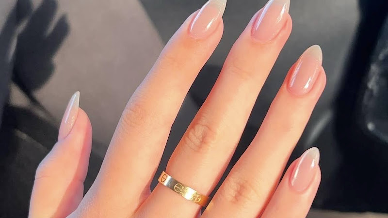 Leah’s Nails Aurora