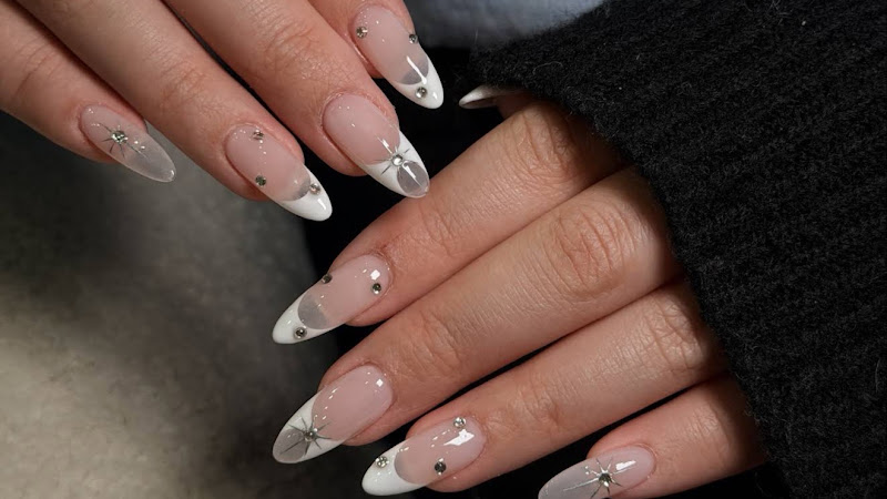 LeLuxe Nails Studio
