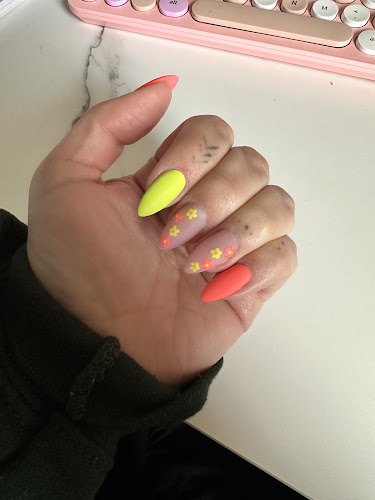 Level Artistry Brows and Nails