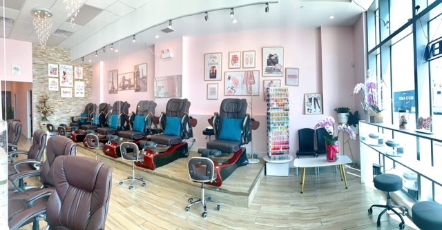 Lollipop Nails Studio