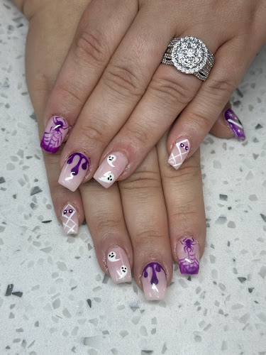 Lovely Nails Salon | Hamilton