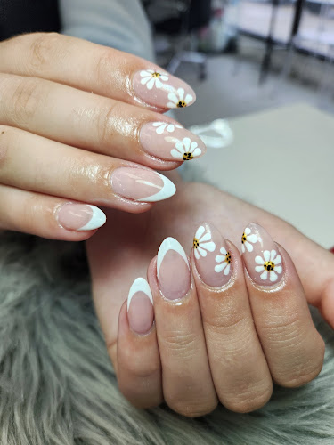 LT Nails Guelph