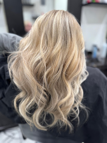 Luksa Hair Salon & Nails