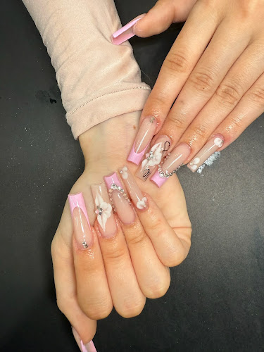 Luv Nails
