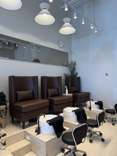 Lux Beauty Bar | Hamilton