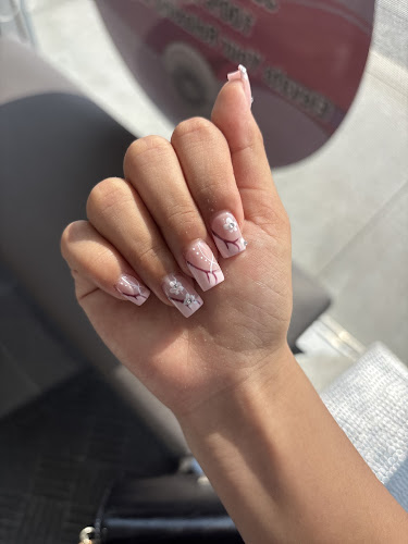 Lux Nail Bar Vaughan