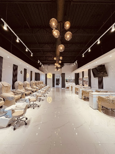 Lux Nails 79, nail salon in Listowel, Ontario