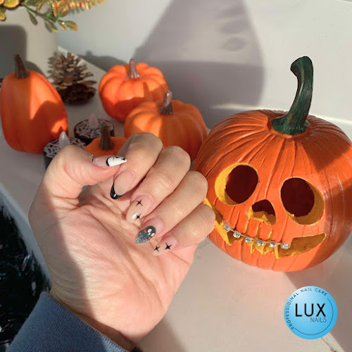 Lux Nails