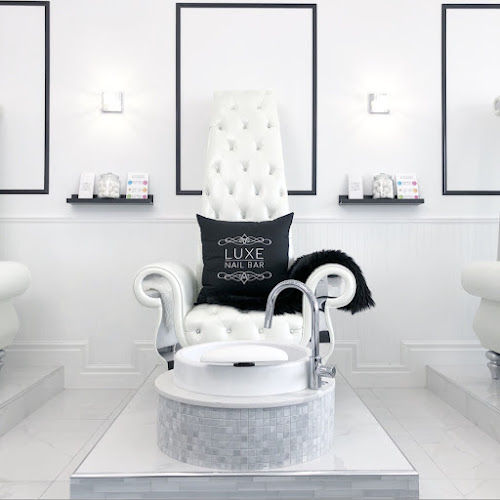 LUXE Nail Bar