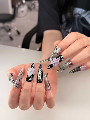 Luxe Nails and Spa