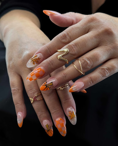 Luxe Nails Spa Elgin