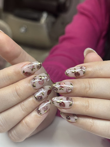 Luxury 1 Nails And Spa