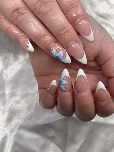 Luxury Nails 2