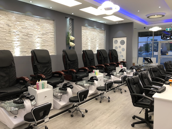 Luxury Nails & Spa