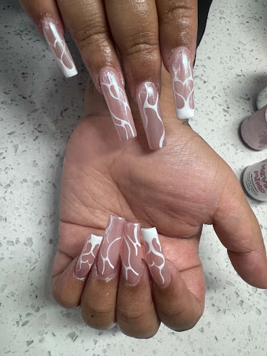 Luxury Nails Lounge