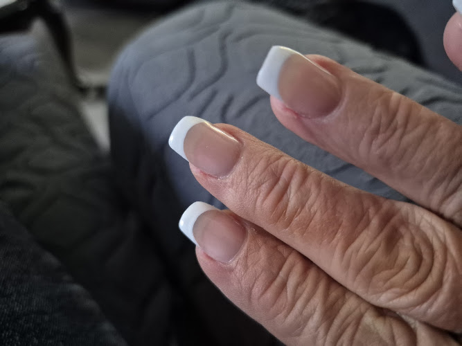 Lv Nails & Spa