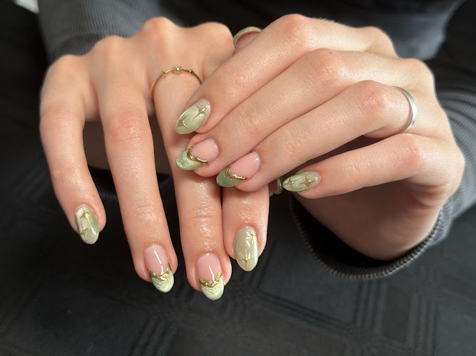 M-Zee Tips & Toes