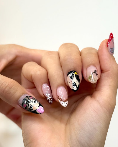Maison De Luxe Nails